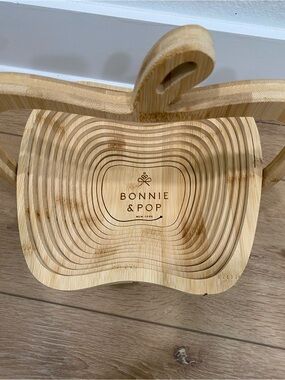 Bonnie & Pop Apple Shaped Collapsible Bamboo Fruit Basket Folding Bowl Trivet